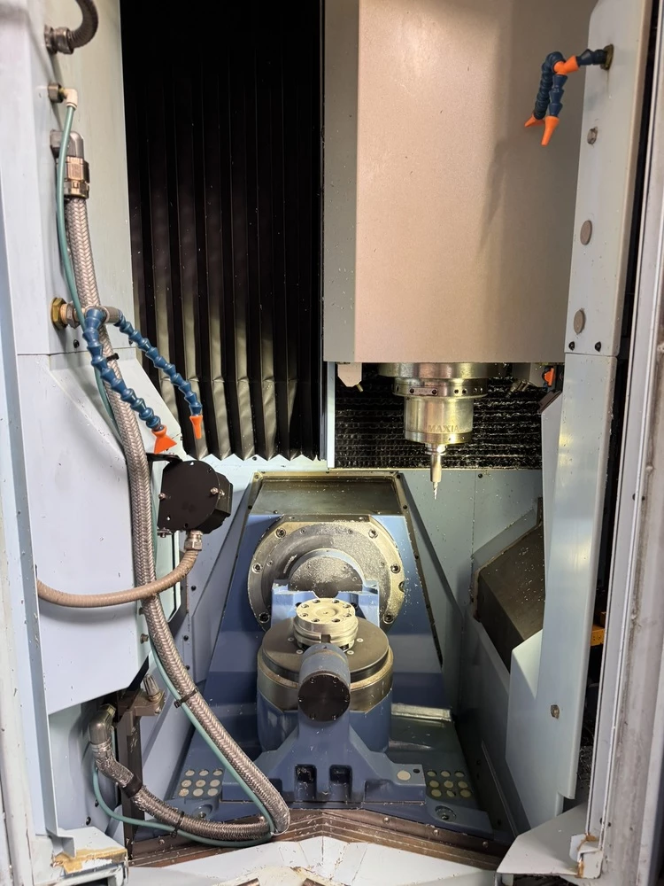 Matsuura #LX-160, 19.6" X, 9.8" Y, 11.8" Z, 46000 RPM, 52 automatic tool changer, BT-30, Fanuc, 2011 - Image 2