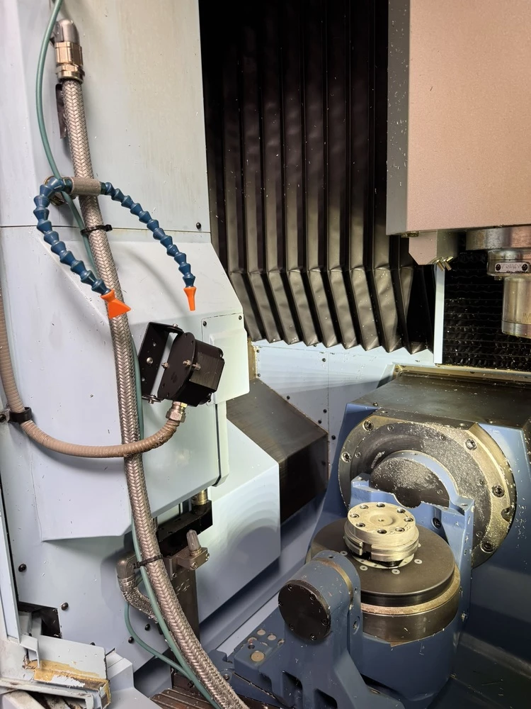 Matsuura #LX-160, 19.6" X, 9.8" Y, 11.8" Z, 46000 RPM, 52 automatic tool changer, BT-30, Fanuc, 2011 - Image 3