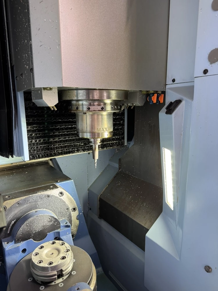 Matsuura #LX-160, 19.6" X, 9.8" Y, 11.8" Z, 46000 RPM, 52 automatic tool changer, BT-30, Fanuc, 2011 - Image 4