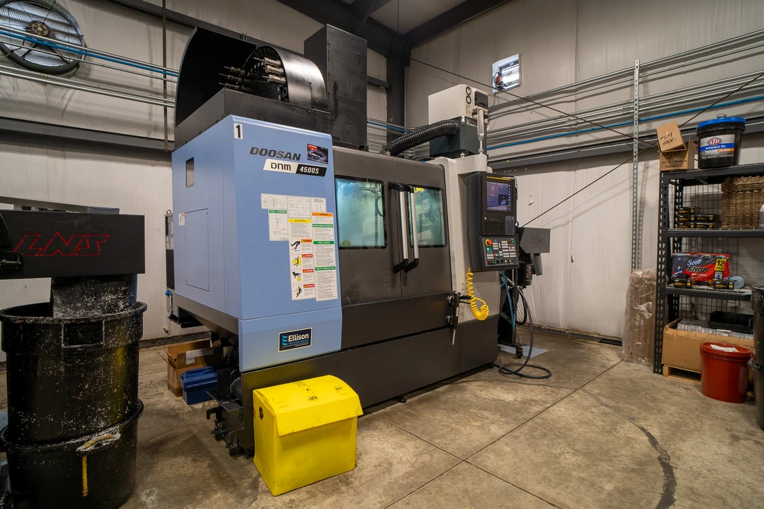 Doosan #DNM-4500S, 31.5" X, 17.7" Y, 20.1" Z, 15,000 RPM, 30 automatic tool changer, Cat 40, Fanuc CNC, 2021 - Image 3
