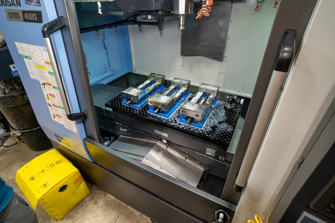 Doosan #DNM-4500S, 31.5" X, 17.7" Y, 20.1" Z, 15,000 RPM, 30 automatic tool changer, Cat 40, Fanuc CNC, 2021 - Image 7