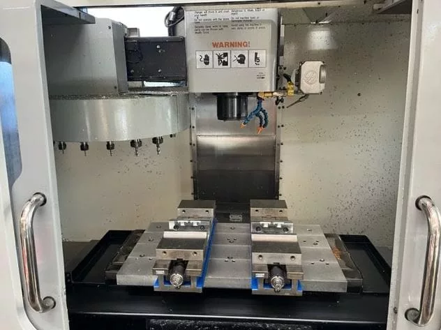 Haas #VF-2D, 30" X, 16" Y, 20" Z, 10,000 RPM, 20 automatic tool changer, BT-40, Haas CNC, 2006 - Image 5