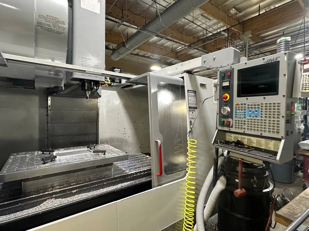 Haas #VF-5, 60" X, 26" Y, 25" Z, 10,000 RPM, 40 automatic tool changer, Cat 40, Haas CNC, 2002 - Image 3