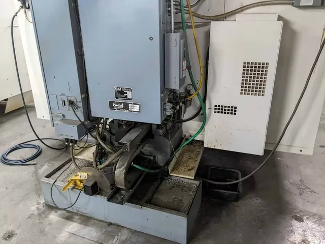 Fadal #VMC-4020, 40" X, 20" Y, 20" Z, 7,500 RPM, 30 automatic tool changer, Cat 40, Fadal CNC 88HS, 1997 - Image 4