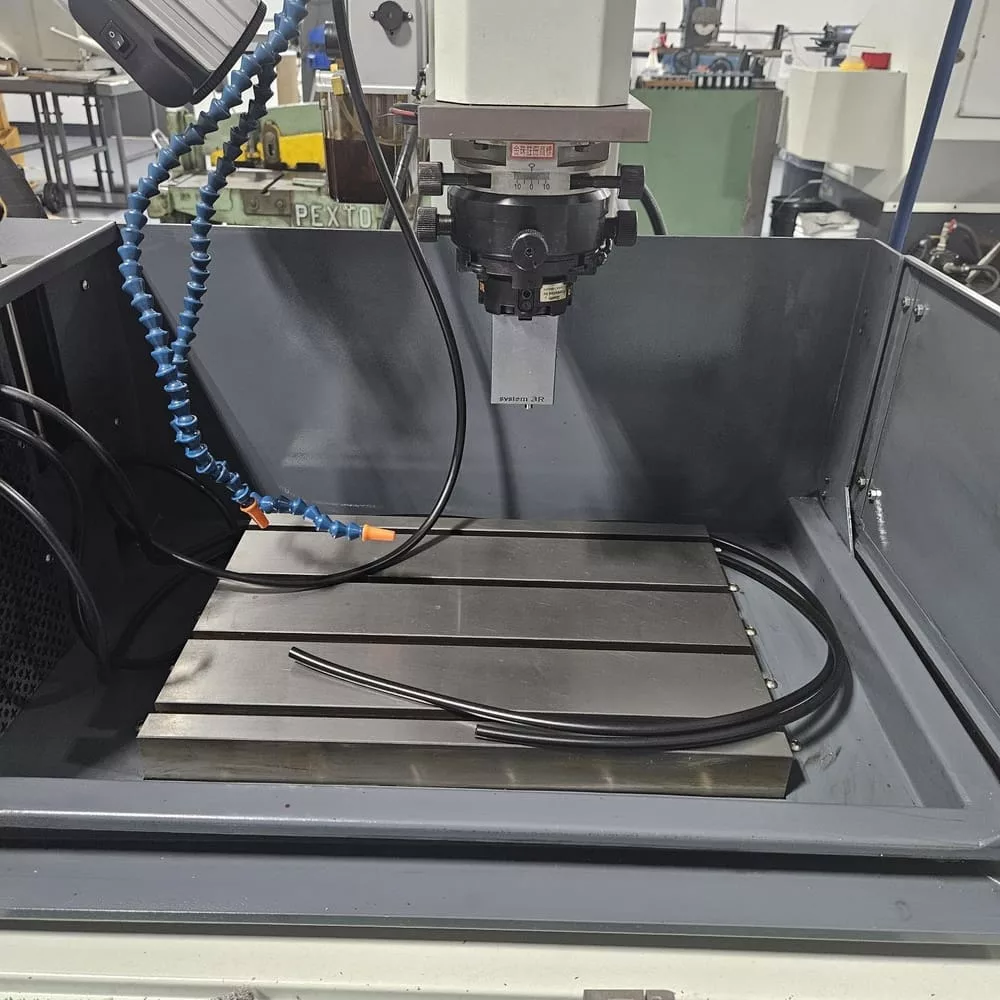 Chmer #D322CL, Sinker Electrical Discharge Machine, 11.8" X, 7.9" Y, 9.8" Z, 2013 - Image 4