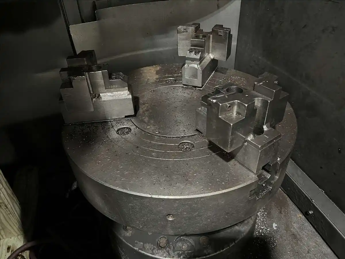 24" Okuma #2SP-V60, twin spindle CNC vertical turret lathe, Fanuc 18iTB, (2) 3-jaw 24" chucks, 2006 - Image 5