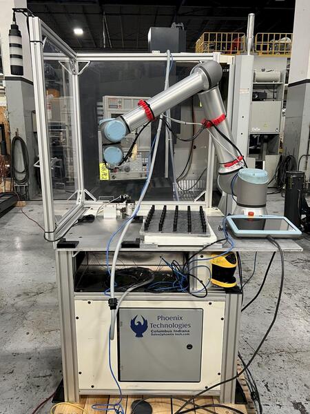 Universal Robots, UR-10e, Cobot with parts loading base/station, 6-Axis, 27.5 lb. payload, 51.2" reach, 2021 - Image 1