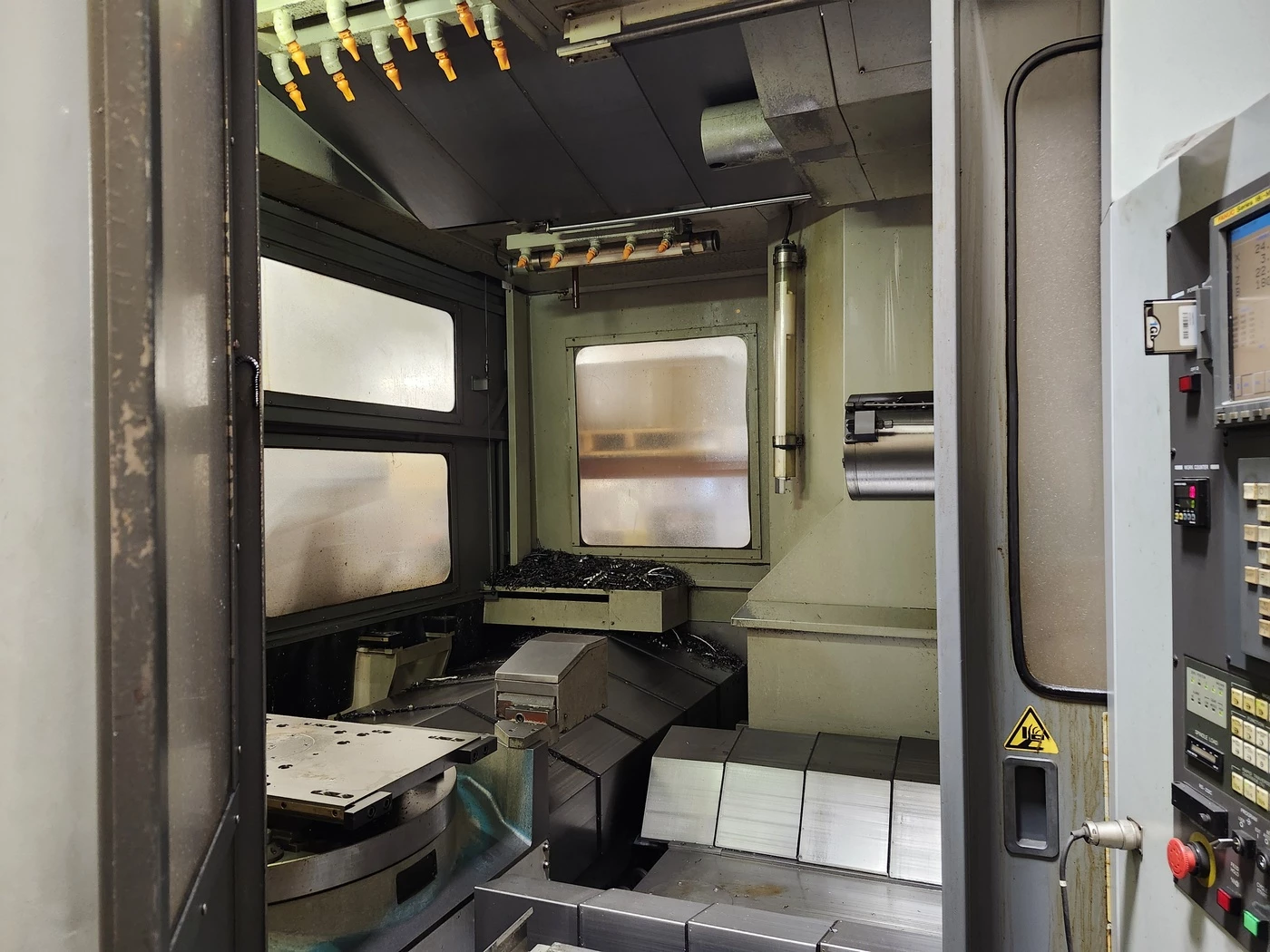 Hyundai #KH80G, horizontal machining center, 31" x 31" pallet, 49" X, 39" Y, 33" Z, 4,500 RPM, 80 automatic - Image 9
