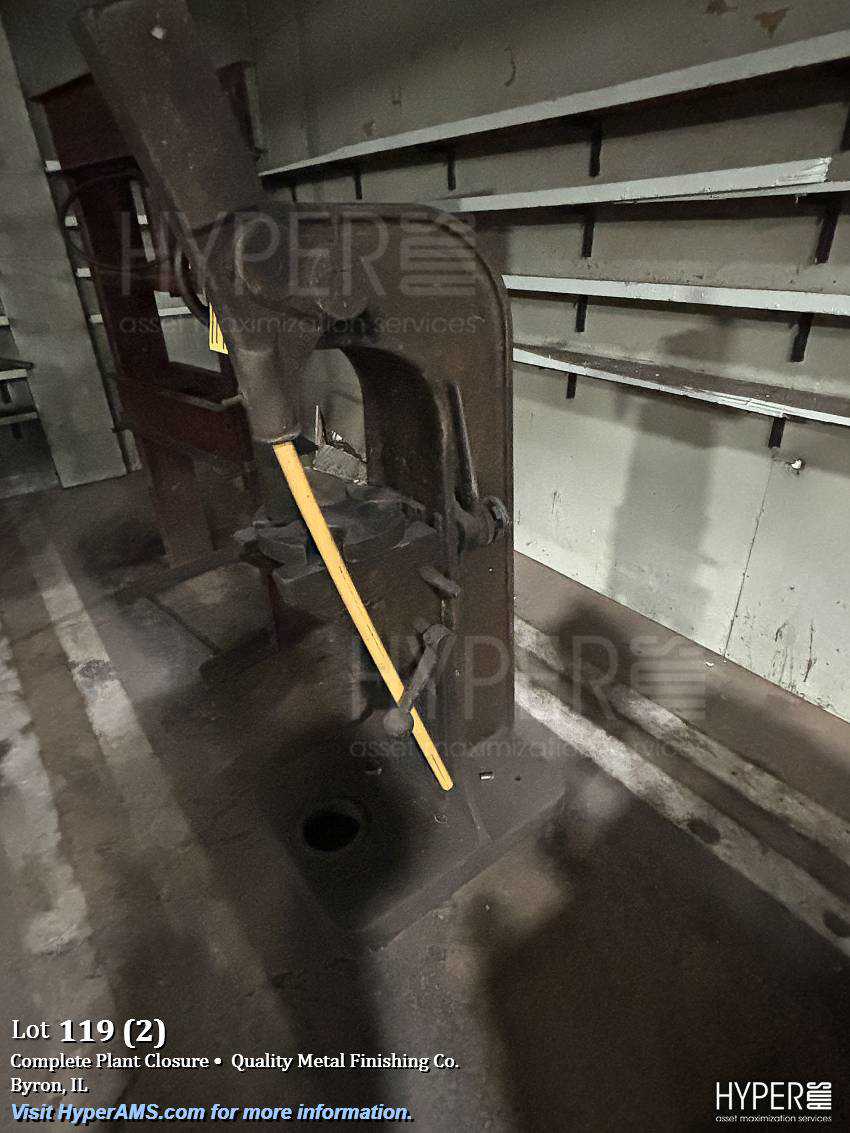 12 Ton, Dake #4, arbor press, 10 throat, 20" work diameter, 5-1/4" arbor diameter, adjustable table height - Image 4
