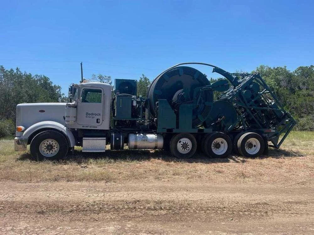 Peterbilt, crane truck, 2000 - Image 1