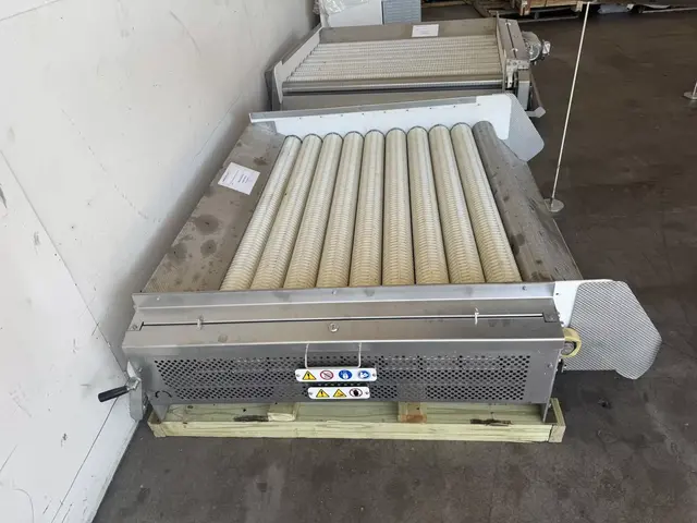 Key Technologies #RSG-510, roller sorter, 65.73" x 58.60" working area, 30,000 lbs/hr, 2017 - Image 2