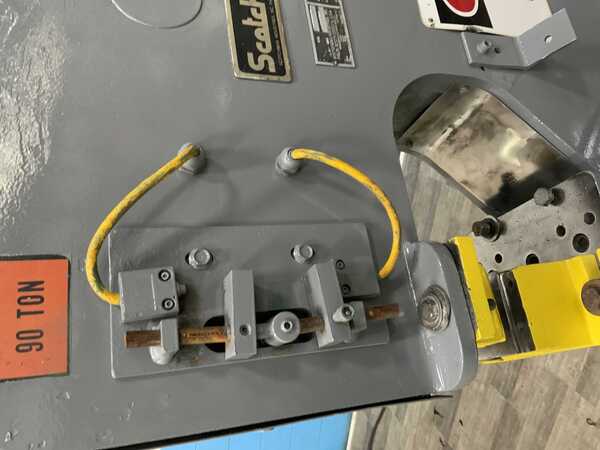 6" x 6" x 1/2" Scotchman #9012, hydraulic ironworker, 90 ton, 7-1/2" throat, 7.5 HP, 37 SPM, 1988 - Image 3