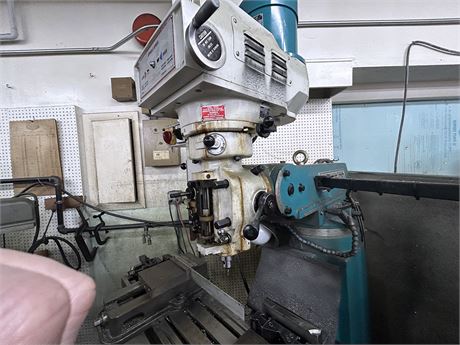 Clausing #2VS08, vertical mill, w/ Accurite digital read out - Image 3