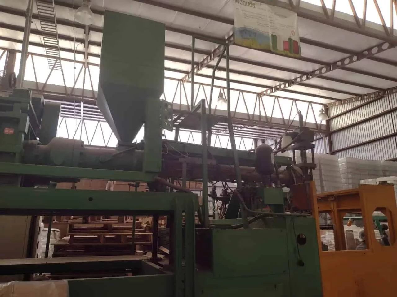 Bekum #BA15, Blow Molder, 11 Ton, 80 mm screw, 400 x 580 mm platen, 50 HP, 440 V., 1996 - Image 10
