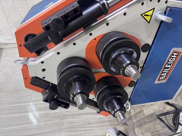 Baileigh #R-H85, hydrauic roll bender, 3-roll driven, 10.5 HP, brand new, never used - Image 2