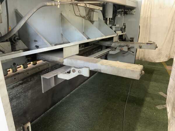 1/2" x 10' Atlantic #HDS10X1/2, hydraulic squaring shear, 18" hydraulic hold downs, 39" back gauge, 30 HP - Image 4