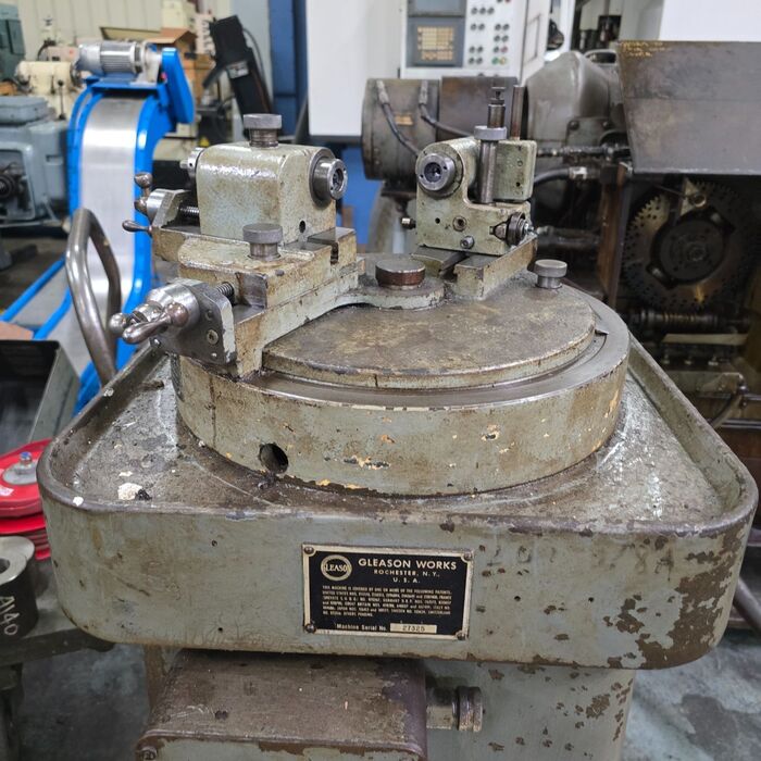 Gleason #4, Universal Gear Tester, 6.75" max. gear diameter, 0°-180° angular range, 800 RPM spindle - Image 3