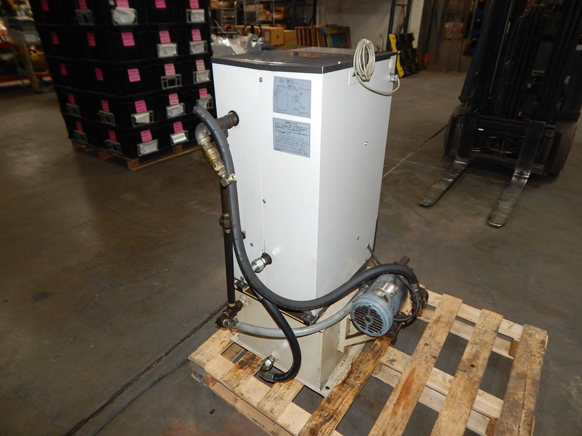 Daikin Industries #AKZ328-X, Chiller, 2.8 KW Capacity, 220 V., 3PH, 10-50 C Temp Range - Image 2