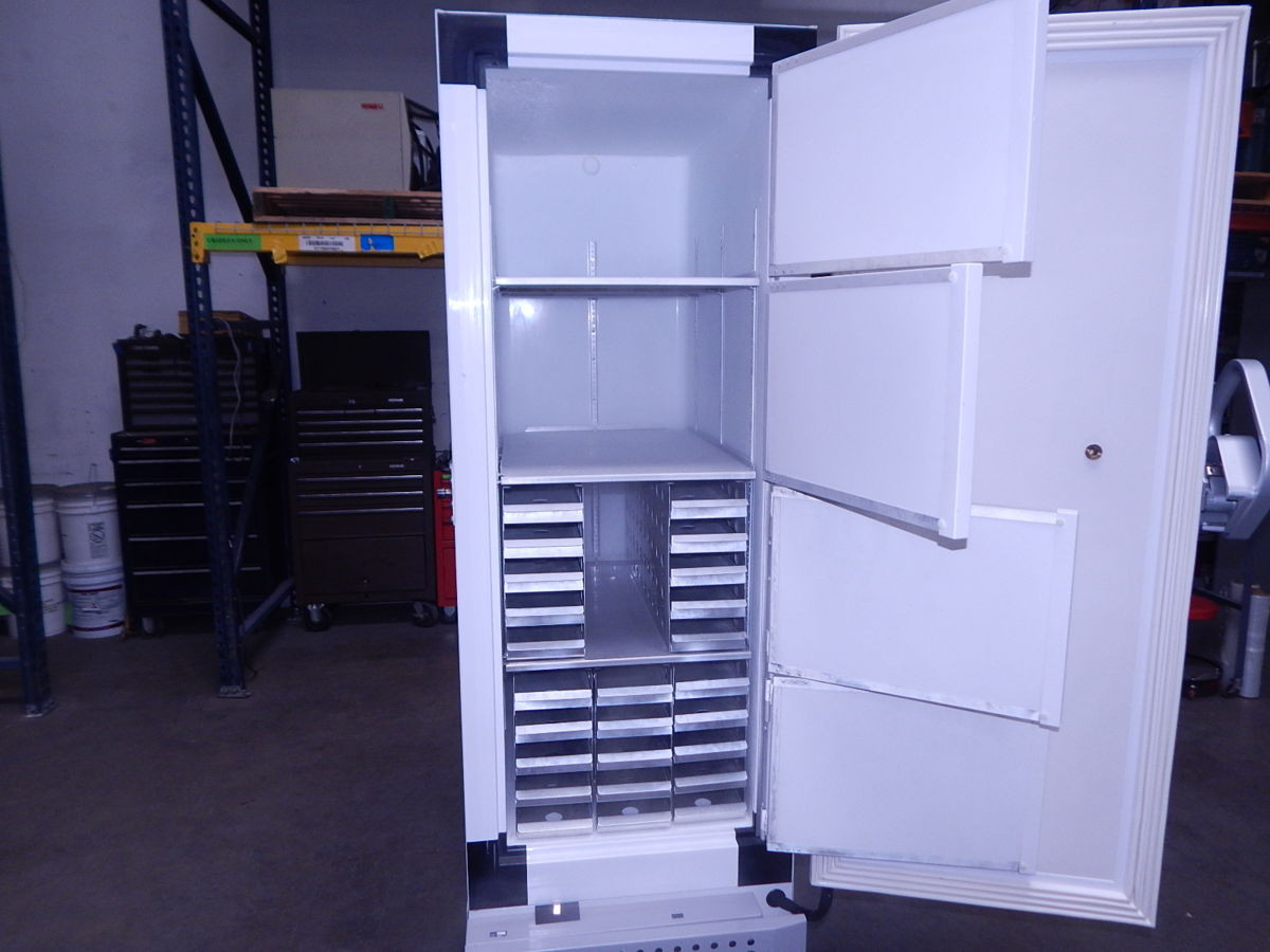 Thermo Fisher Scientific #8930086A, Ultra-Low Lab Freezer, -50 to -86 C Temp, 120 V., 809 L, AS IS - Image 6