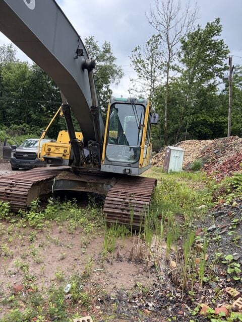 Volvo #EC240BLR, Long Reach Crawler Excavator, 180 HP, 60' Reach, Bucket, 2004 - Image 4