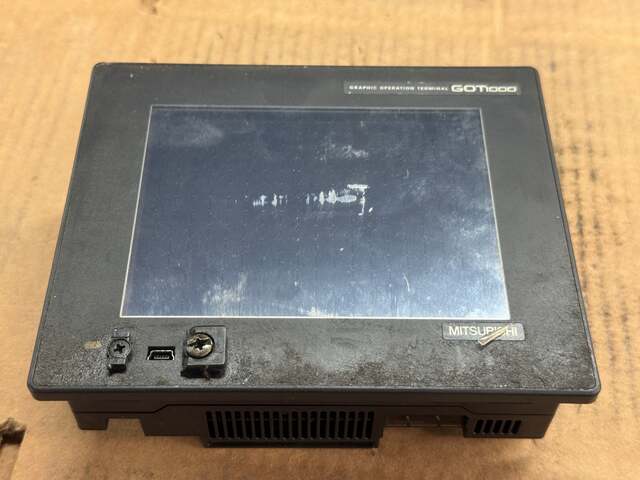 Mitsubishi GT1155-QSBD Graphic Operation Terminal HMI 24 VDC Untested Surplus 1773 - Image 2