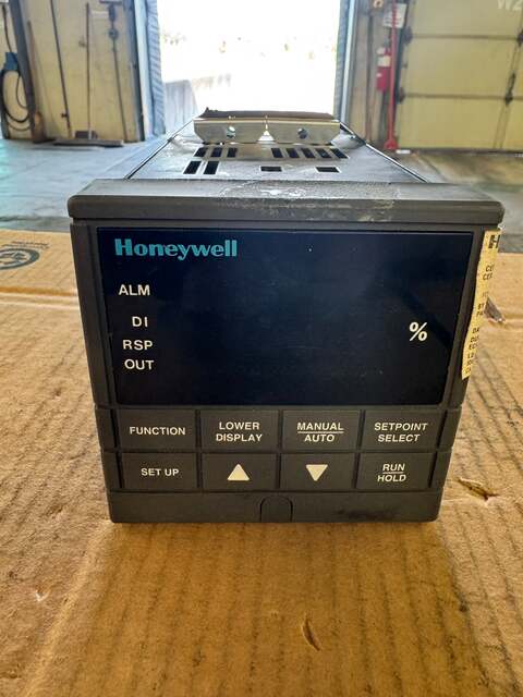 Honeywell DC300K-0-0A3-20-0C00-0 Process Controller 90 to 250 VAC Untested Surplus - Image 2
