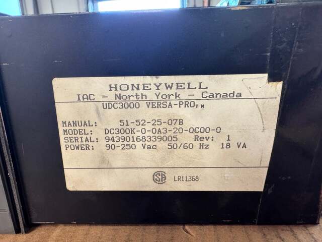 Honeywell DC300K-0-0A3-20-0C00-0 Process Controller 90 to 250 VAC Untested Surplus - Image 5