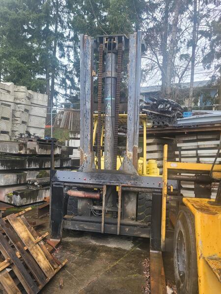 25000 lb. Clark #C500-YS-250D, hvy-duty ind forklift, 148" lift height, Detroit Diesel Series 40 engine, side - Image 4