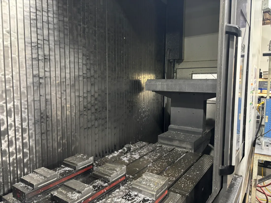 Daewoo Doosan #VCF-850LSR, 4-Axis Vertical Machining Center, 118" X, 33" Y, 31" Z, 18000 RPM, 60 automatic - Image 3