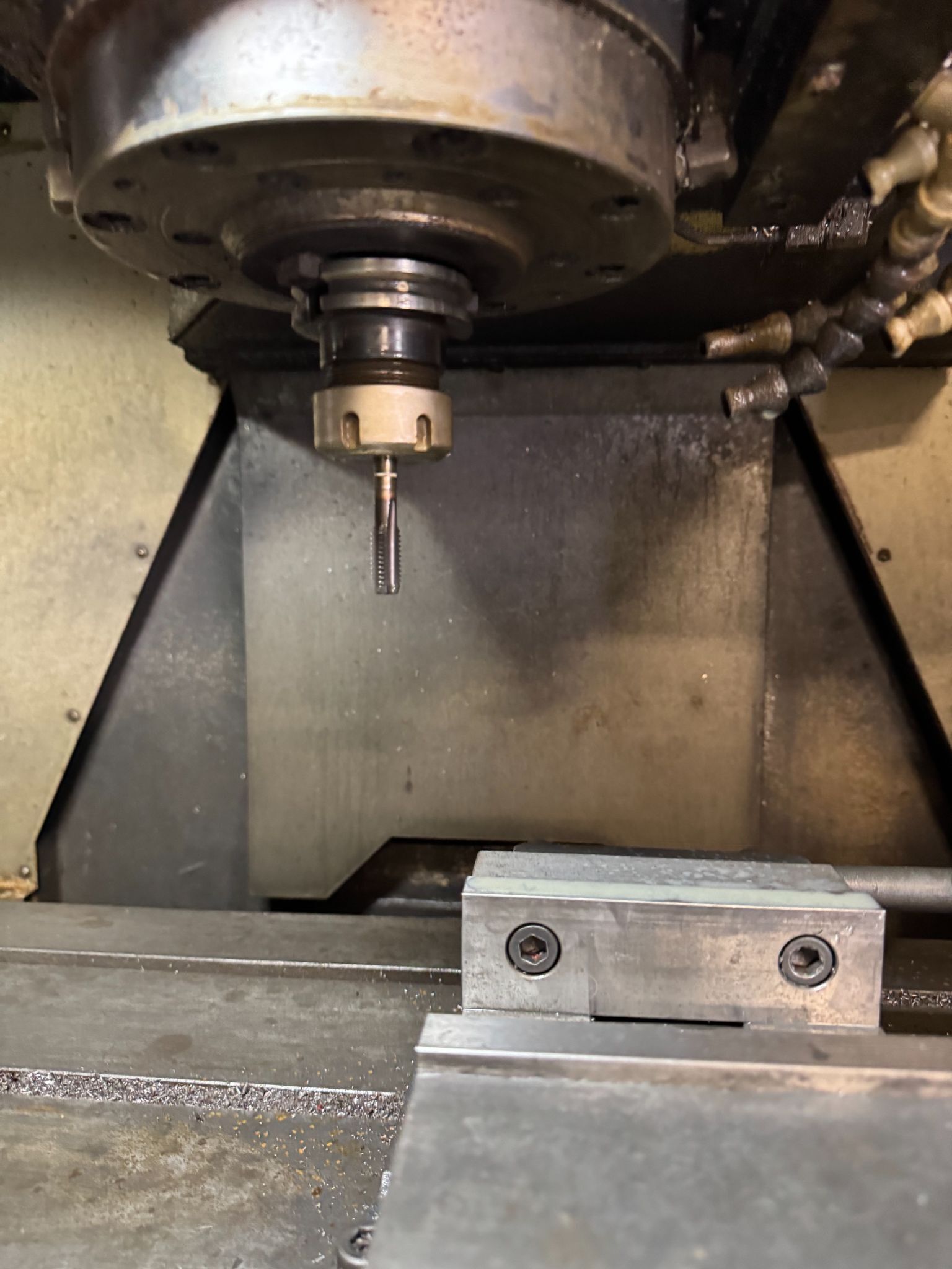 Daewoo Doosan #DNM-500, CNC vertical machining center, 30 automatic tool changer, 40.1" X, 21.2" Y, 20" Z - Image 8