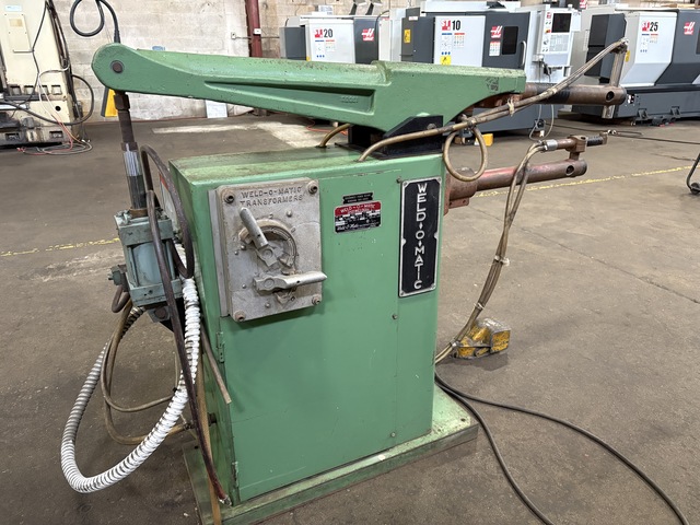 50 KVA Weld-O-Matic, Resistance Spot Welder, 24" throat depth, 575 Volt, 3PH - Image 1
