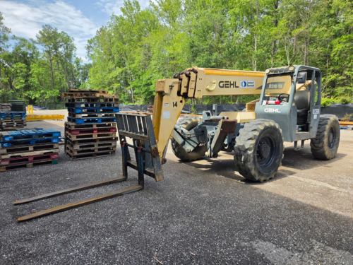 10000 lb. Gehl #RS10-55, Telescopic Forklift, 55' lift height, 41.3' reach, 2015 - Image 2