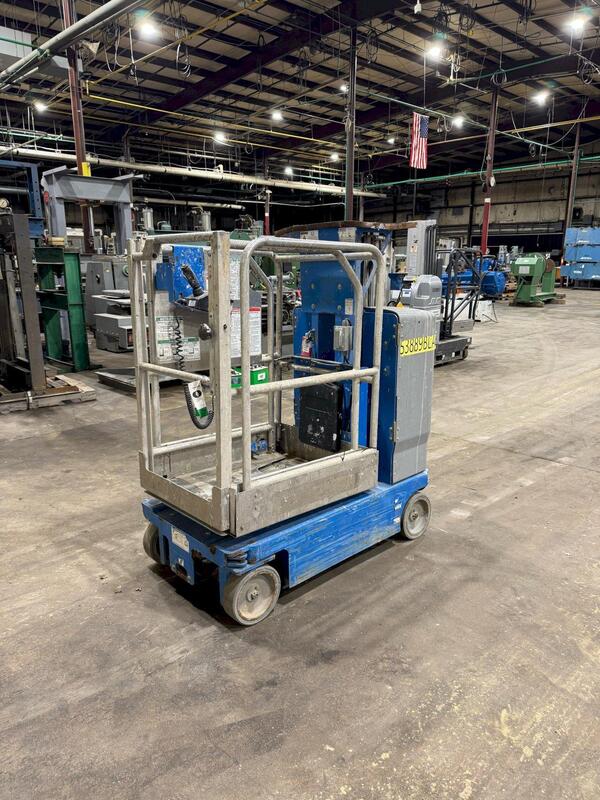 500 lb. Genie #GR-12, scissor lift, 17'4" work height, 11'4" platform height, 310 hours, 2017 - Image 1