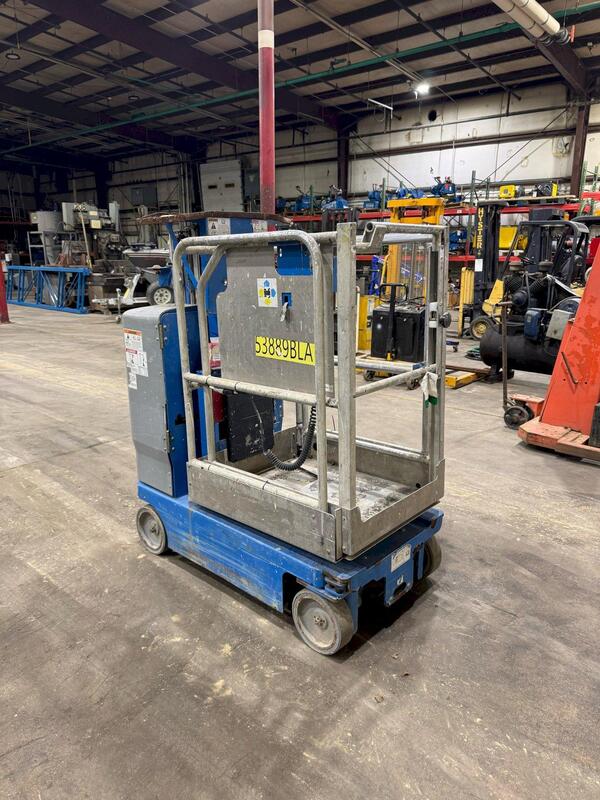 500 lb. Genie #GR-12, scissor lift, 17'4" work height, 11'4" platform height, 310 hours, 2017 - Image 2