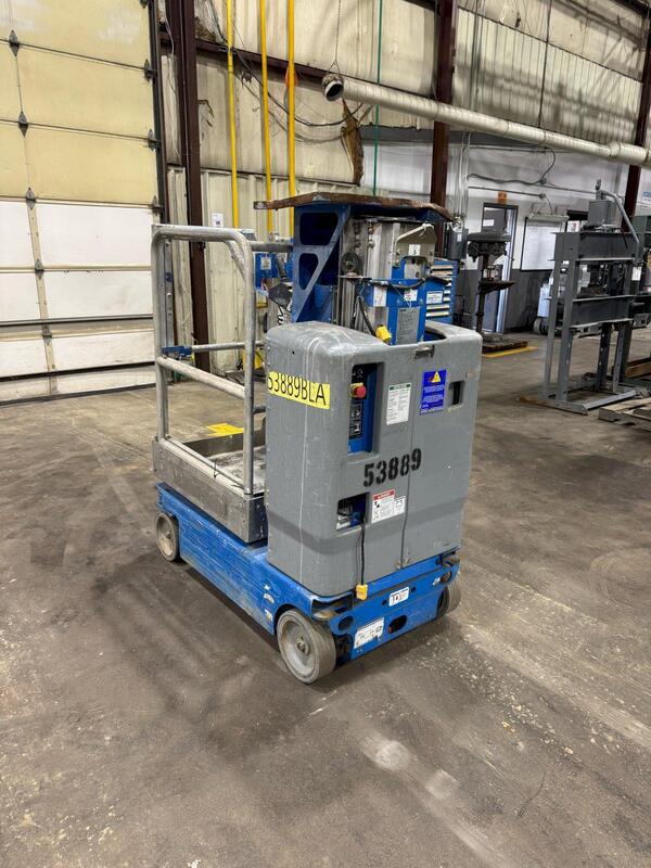500 lb. Genie #GR-12, scissor lift, 17'4" work height, 11'4" platform height, 310 hours, 2017 - Image 3