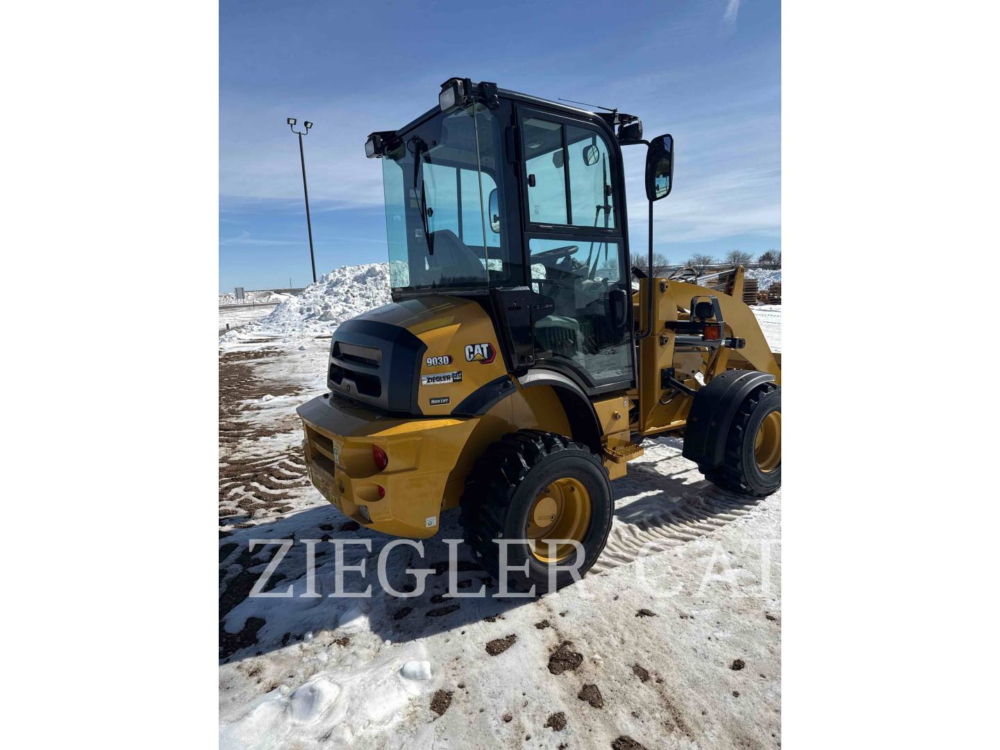 Cat 903D, Wheel Loader, 1592 hours, S/N: MZY01591, 2022 - Image 4