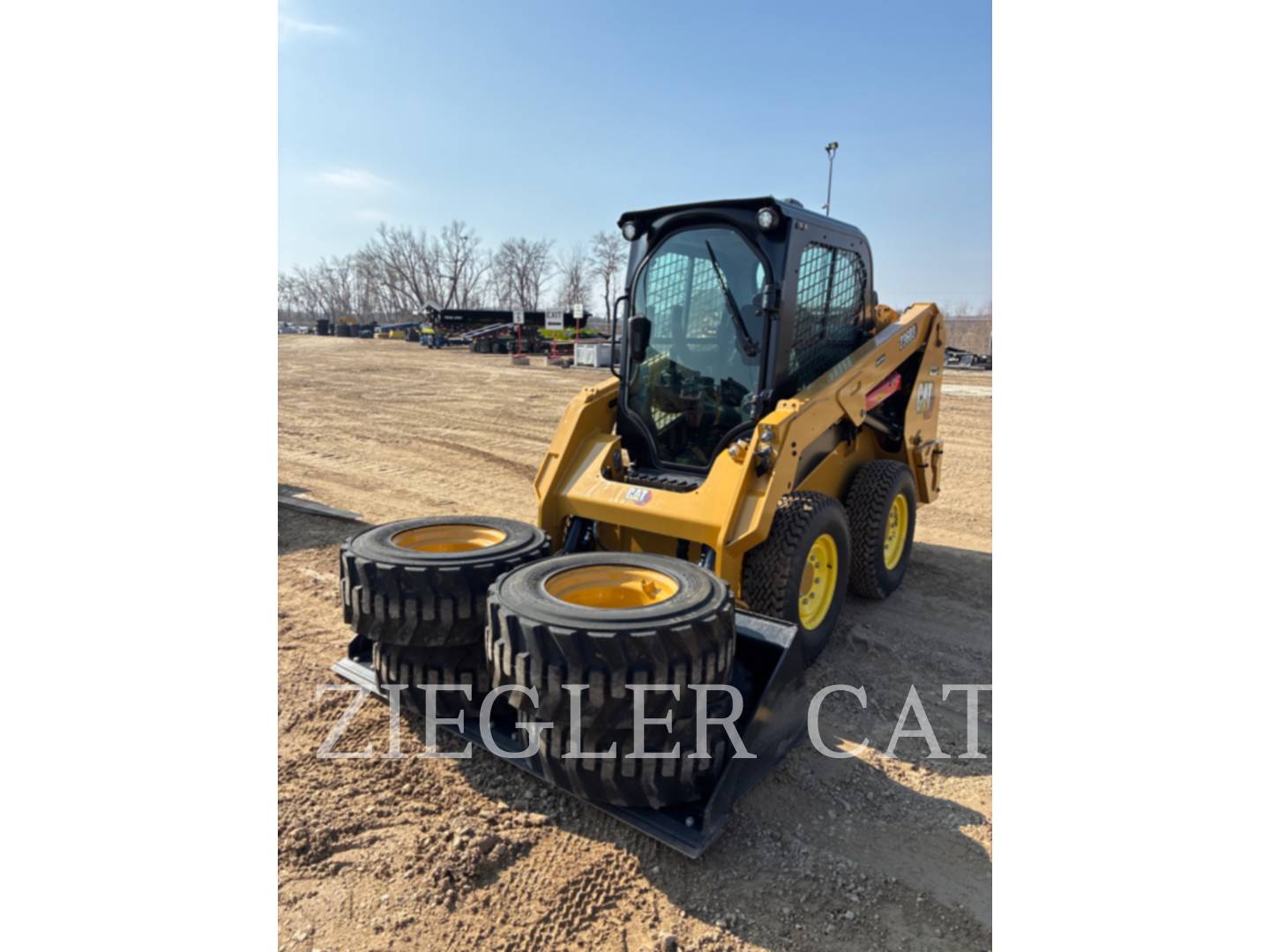 Cat 236D3, Skid Steer Loader, 46 hours, S/N: KXL02446, 2023 - Image 2
