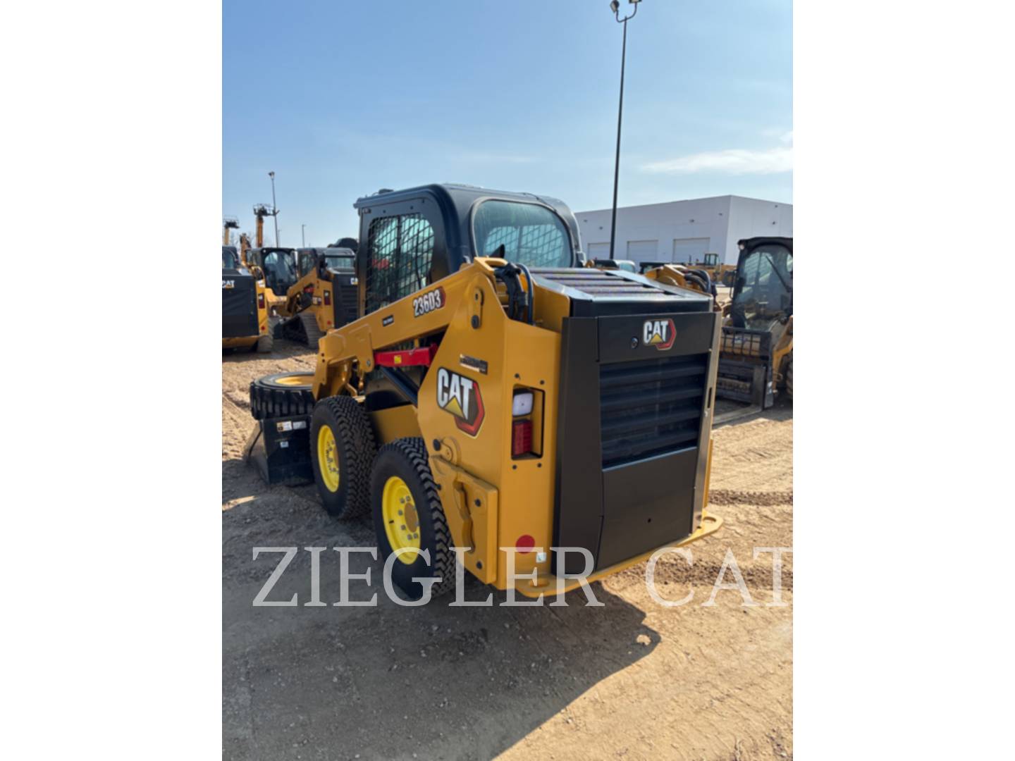 Cat 236D3, Skid Steer Loader, 46 hours, S/N: KXL02446, 2023 - Image 4