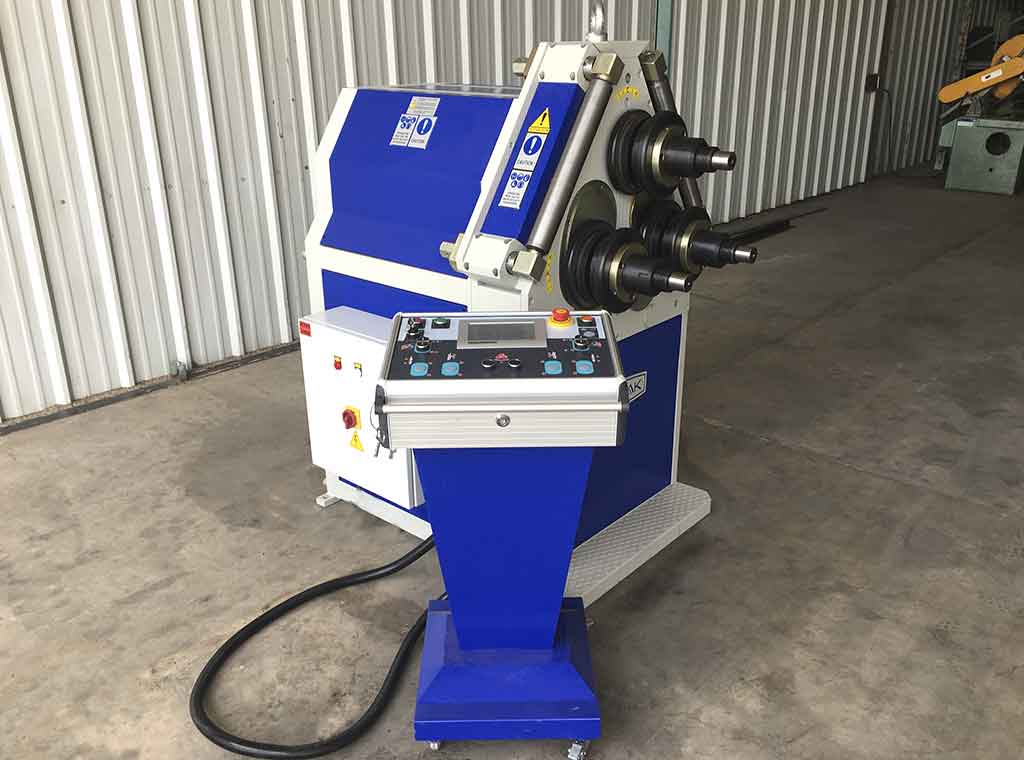 3" x 3" x 5/16" Bendmark #Pro-80, hydraulic angle roll, 9.5" roll diameter, Digital Beckhoff controller - Image 3