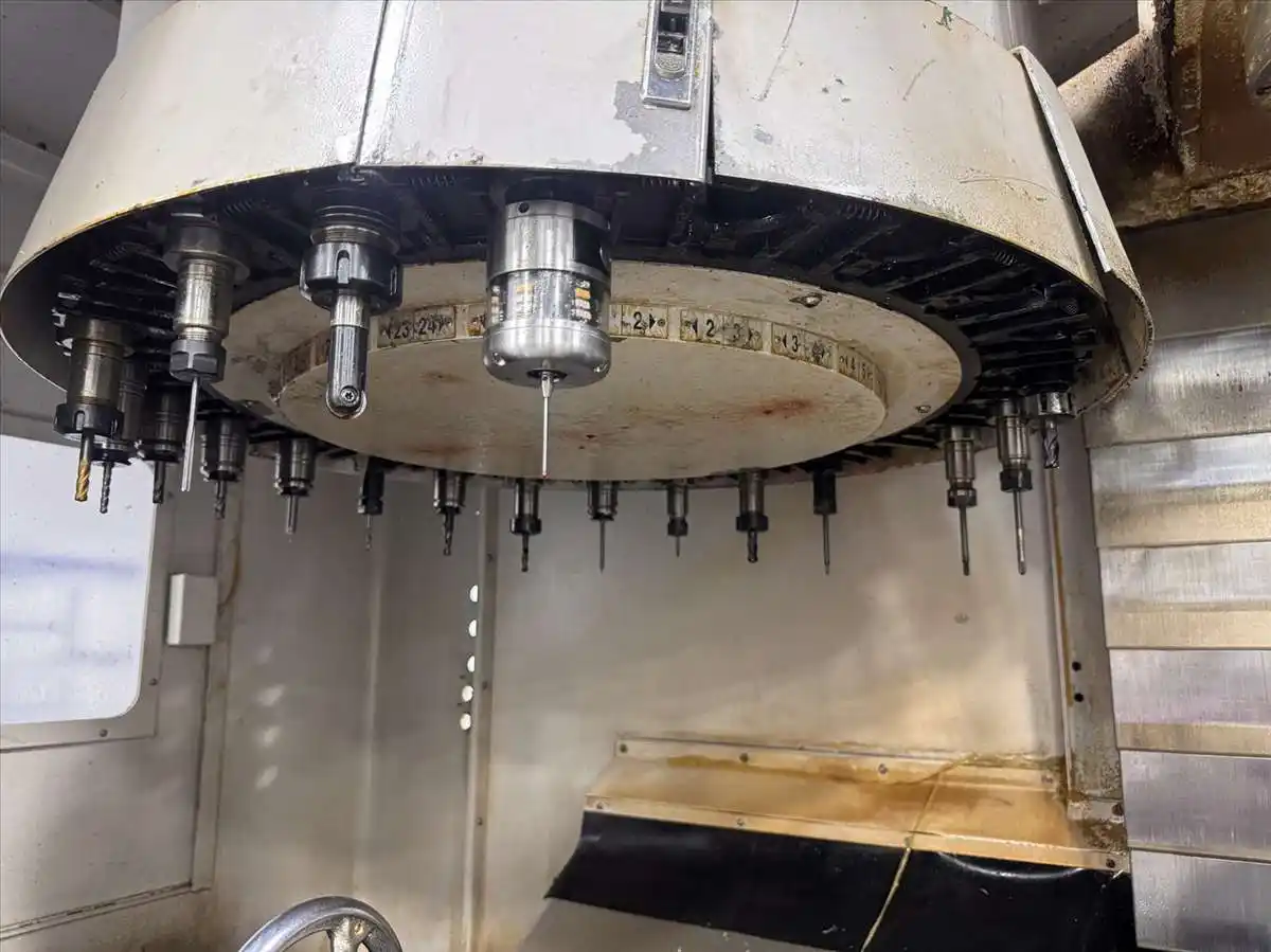 Daewoo Doosan #DMV-5020D, 4th Axis CNC vertical machining center, Fanuc 21iM, 24 automatic tool changer, Cat - Image 6