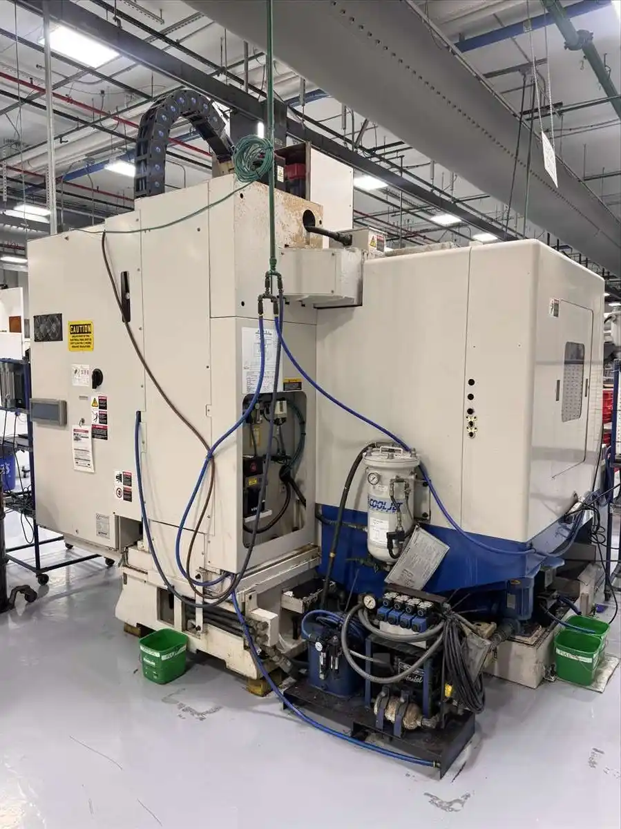 Daewoo Doosan #DMV-5020D, 4th Axis CNC vertical machining center, Fanuc 21iM, 24 automatic tool changer, Cat - Image 9