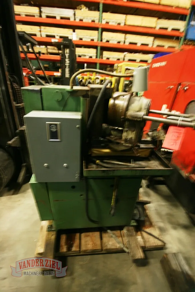 1/2" to 3" Oliver #600, tool grinder with automatic feed, 9" chuck, 9" x 2" x 5" grinding wheel, 2 HP, 11215 - Image 2