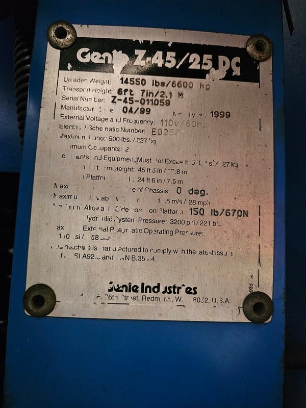 Genie #Z-45/25-DC, Articulated Boom Lift, 1999 - Image 2