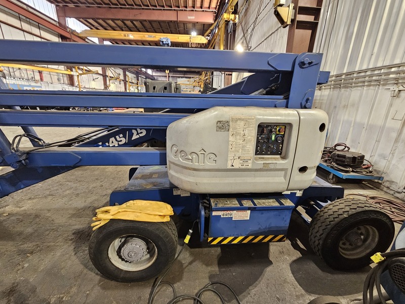 Genie #Z-45/25-DC, Articulated Boom Lift, 1999 - Image 3