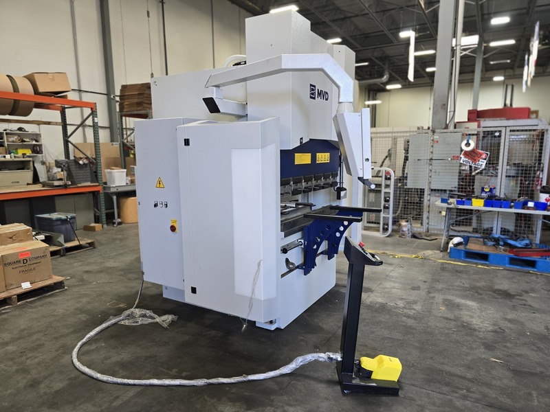 40 Ton, MVD #A40-1250, CNC Hydraulic Press Brake, 4.1' overall, 8-1/4" stroke, 16-1/8" throat, Delem DA-53T - Image 4