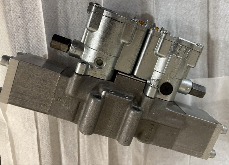 Parker #L5255921153, Pilot Operated 1/2" Pneumatic Control Valve, new surplus - Image 2