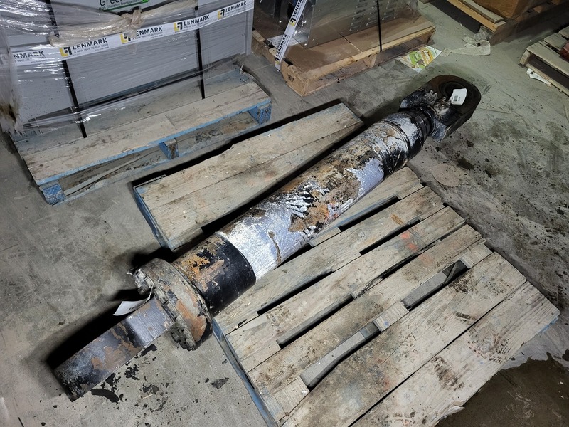 Atlas Copco #5573352700, MT6020 Hydraulic Dump Cylinder - Image 2