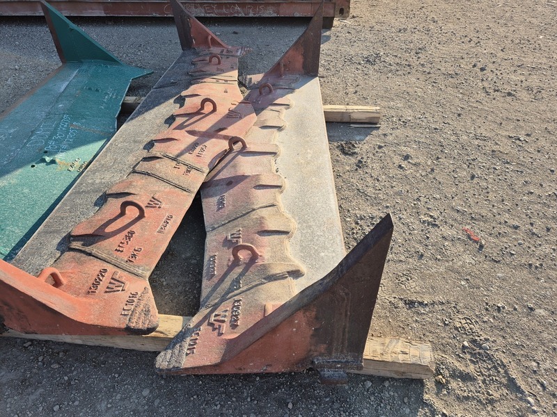 Esco, 100" Excavator Bucket Lip, like new - Image 3
