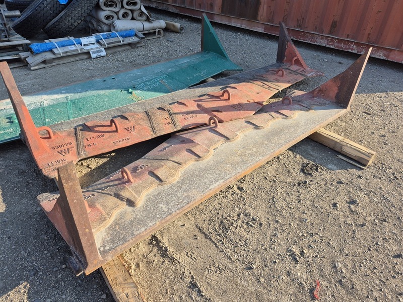Esco, 100" Excavator Bucket Lip, like new - Image 4