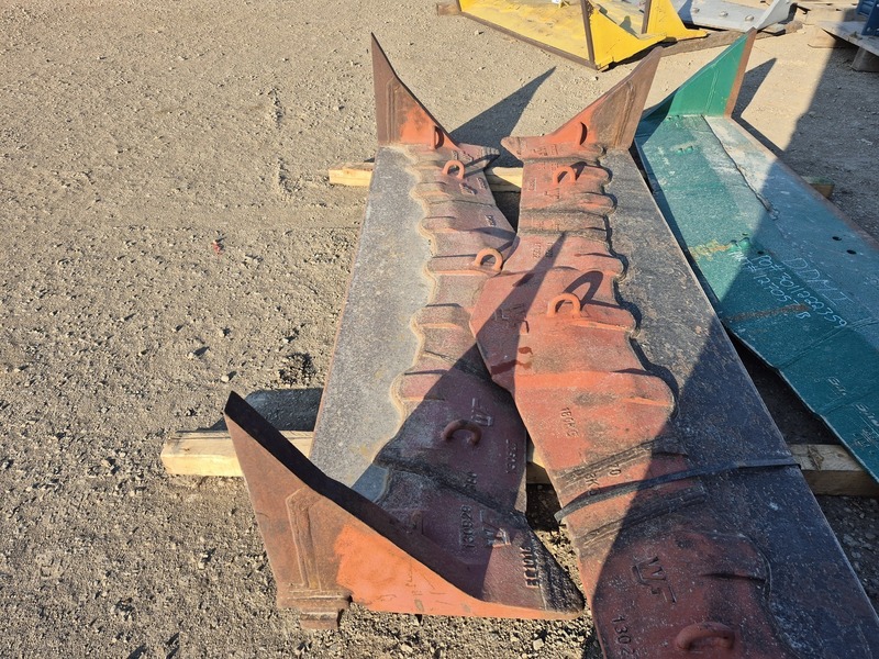 Esco, 100" Excavator Bucket Lip, like new - Image 6